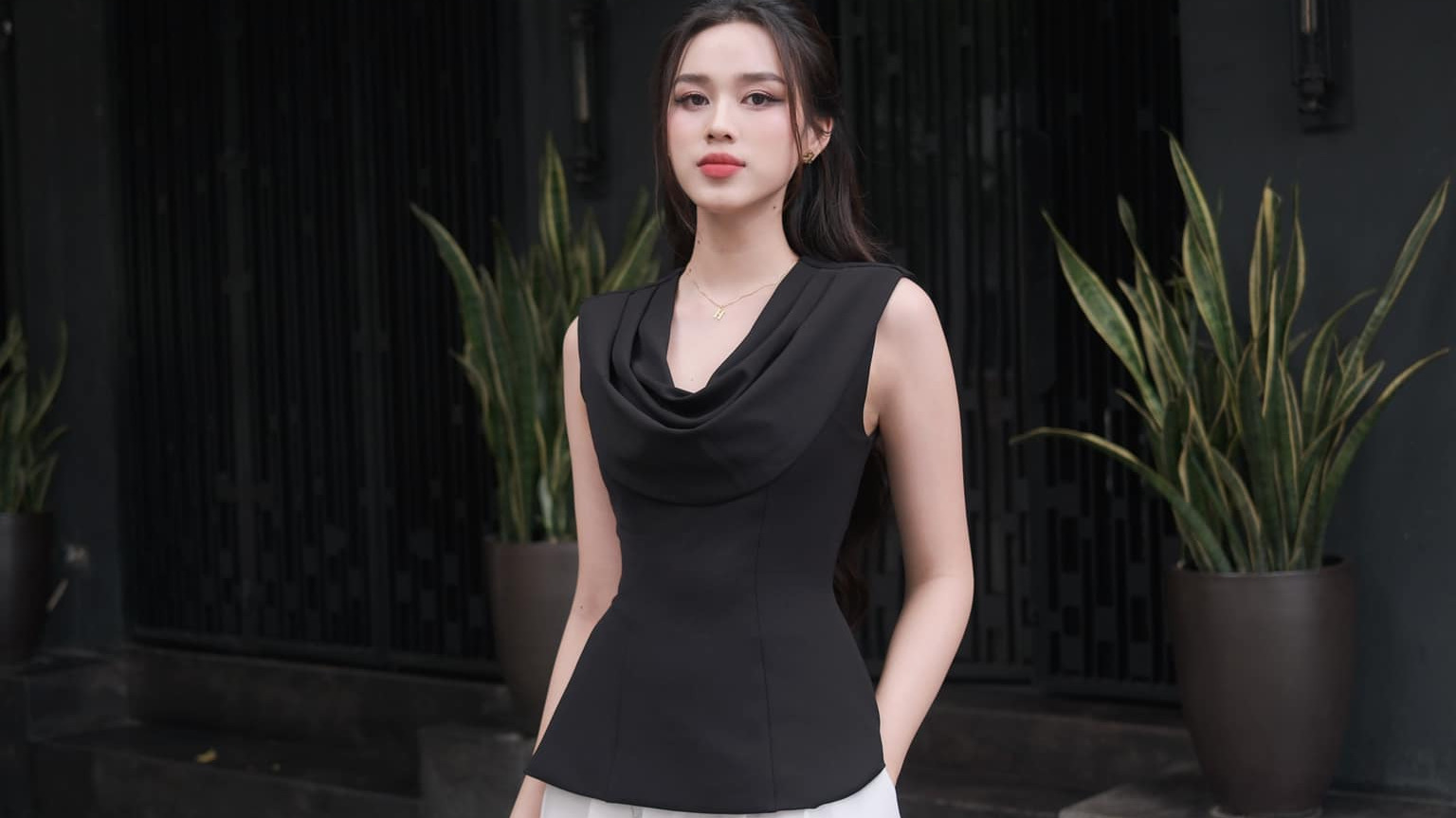 Cửa gỗ chống cháy Mavi - Top 3 Hoa hậu Việt là CEO giàu giỏi, ăn mặc sang như tổng tài, Đỗ Thị Hà 
