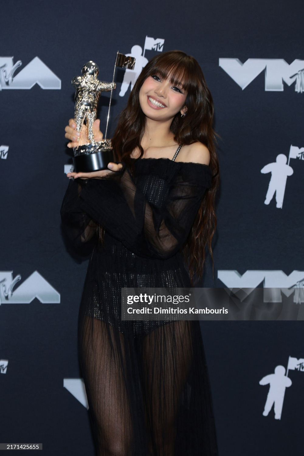 3 'mốt' thời trang giúp Lisa bùng nổ visual tại VMAs 2024